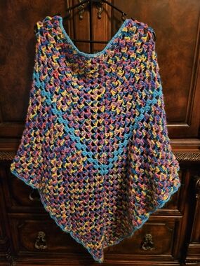 Multicolor Crochet Women’s Poncho Sweater - Vibrant Blue Accent Triangle